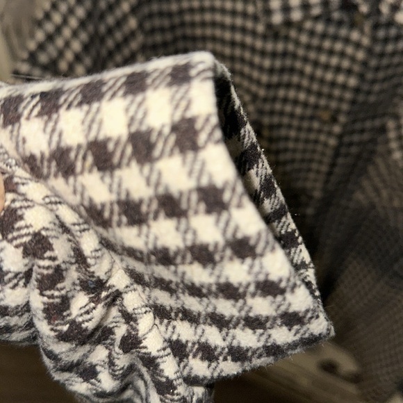 SHEIN cream and brown checkered button down thick long sleeve with pockets 2x - Picture 4 of 5